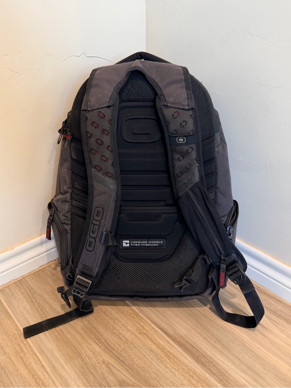 OGIO RENEGADE RSS LAPTOP GREY BACKPACK - Picture 4 of 9